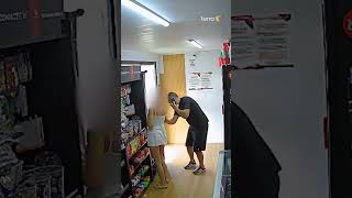 Adolescente de 14 anos é assediada por homem dentro de mercadinho de condomínio #Shorts