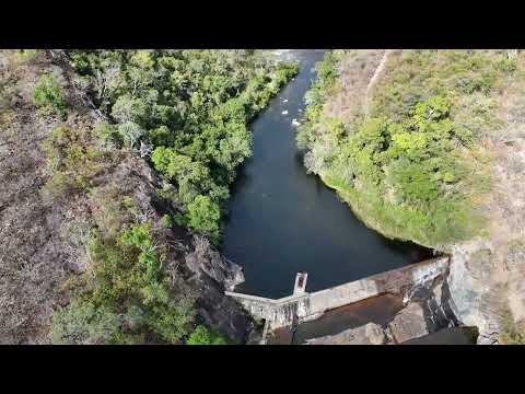 Drone filma cachoeira e Resort Águas de Santa Bárbara na Serra do Espinhaço/MG