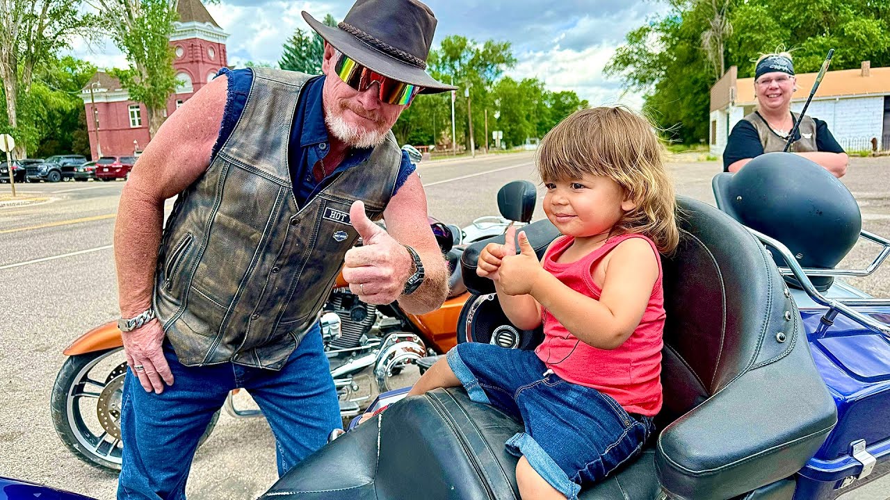 Riding a Strangers Motorcycle!!