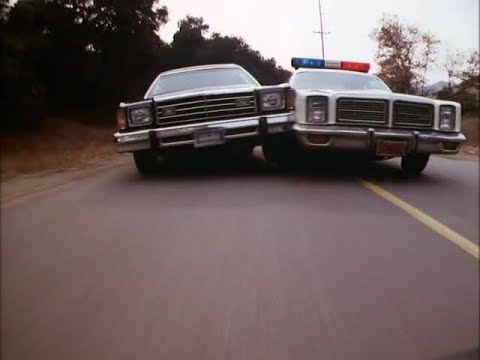 Dukes Of Hazzard S02E17 Officer Daisy Duke 1979 HD chase [1080p] 2K / дюки из хаззарда