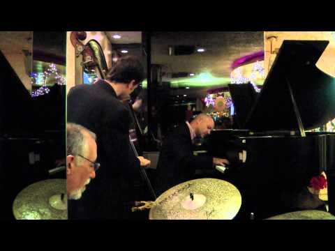 TARDO HAMMER AT SOFIA'S: "GUESS I'LL HANG MY TEARS OUT TO DRY" (Dec, 4, 2010)