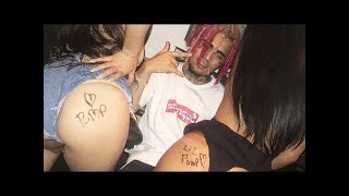 Lil Pump singing live for fans