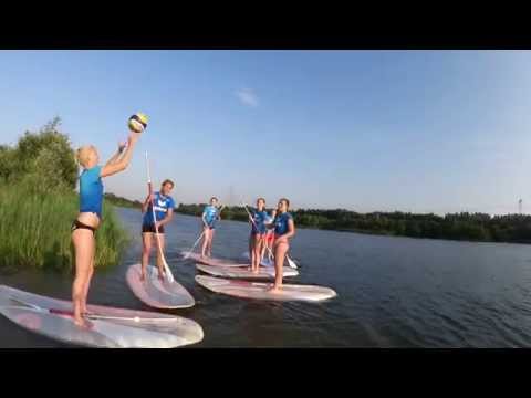 2. Liga Volleyballerinnen vom TV Eiche Horn Bremen beim Standup-Paddeln