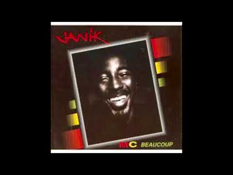 MC JANIK   Pas à l'aise   Album MC Beaucoup