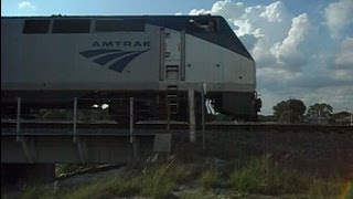 preview picture of video 'Amtrak Train The Silver Star Crosses Bridge Blasting Horn'