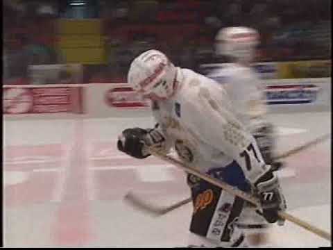 20.9.1992 HIFK - TPS: TPS:n Aleksandr Smirnov tuhrii avopaikan