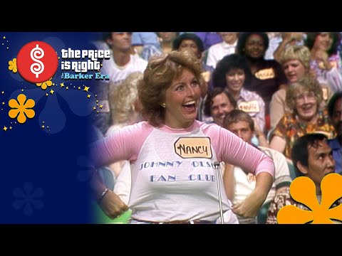 TPIR Announcer Johnny Olson Gets Some Love Before a Game of CLIFF HANGERS - The Price Is Right 1982