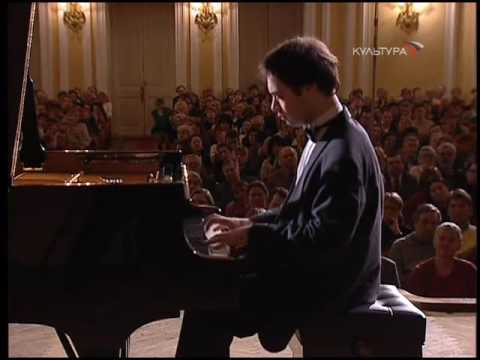 Alexander Melnikov plays 3 Rachmaninoff Preludes - video 2003