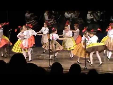 ZPiT "Lublin" im.Wandy Kaniorowej 18.03.2015. Grupa Lublinianki w tańcach warmińskich.