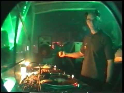 Sterbinszky - AXEtázis Megaparty live @ Club Jamaica 2005