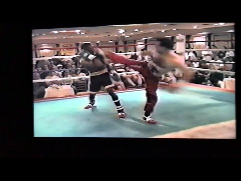What Happens if you Kick a BOXER?! Pro Boxer Challenges Pro Kickboxer to Kickboxing