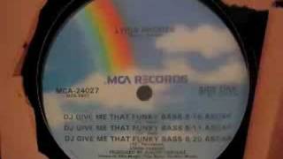 Lydia Rhodes - DJ Give Me That Funky Bass (12