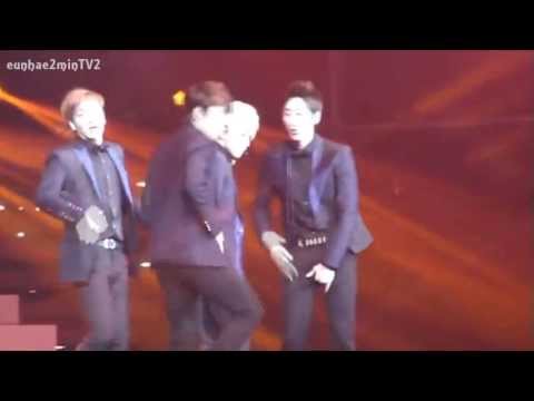 Eunhae moment #186 [Hyukkie's sneaky kiss to Hae]