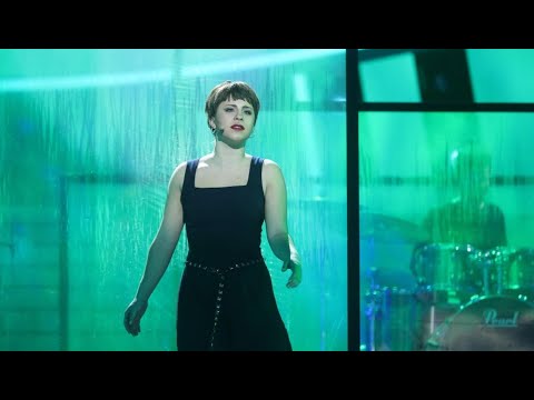 Lucía Gil interpreta a The Cranberries cantando ‘Dreams’ - Tu Cara Me Suena