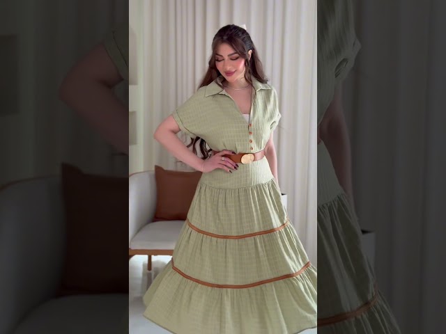 فستان ميدي نص كم بلون تفاحي