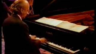 Dick Hyman, a great pianist, plays "fingerbuster".﻿