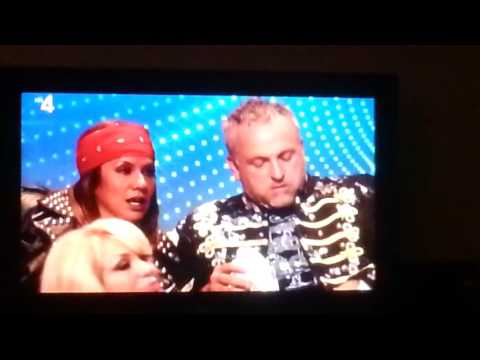 Alles mag op vrijdag dit is een supper grappig stukje😂😂