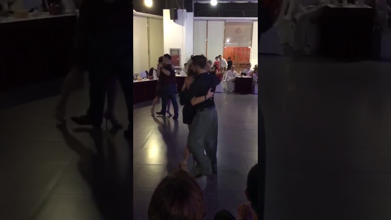 Liliana Chenlo y Matias Iriarte -Tango change roll