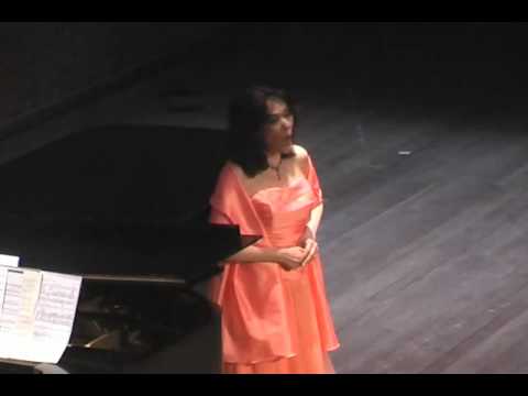 Graciela de Gyldenfeldt sings Menotti