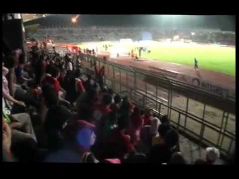 Malaysian Super League (Sarawak vs Lion XII FC) - A sudden failure in one of the floodlights