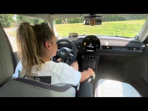 Denisa, Baránková, www.autoa zena.sk, Mini Cooper C;