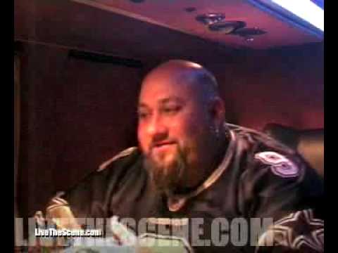 Thumbnail for Livethescene meets Chris Burney from Bowling For Soup by Chris Burney