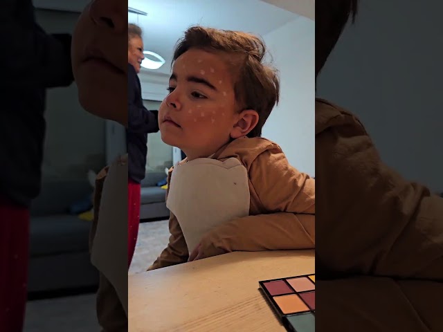 Vídeo relacionado con Gojoy shop-Disfraz de Pastor para Niños Navidad Canaval (Contiene:Gorro,Cinturón,Zurrón,Chaleco,Calentadores y Mochila de Cuerdas.) (7-9 AÑOS)