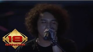Download lagu NIDJI - Arti Sahabat (Live Konser Pekanbaru 30 Maret 2008) mp3