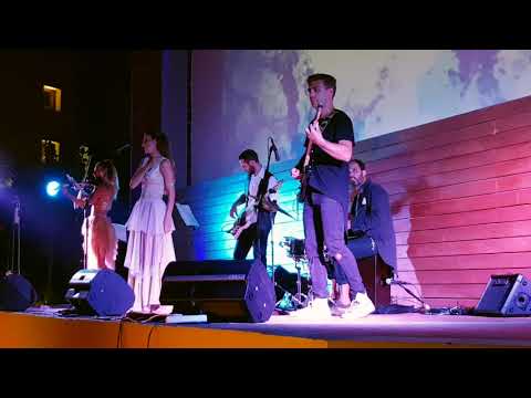 Nefelopetra live at Costa Navarino