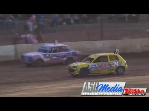Junior Sedans: Bryce Lack and Ellie Peacock Crash - Carina Speedway