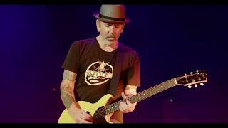 Social Distortion - She&#39;s a Knockout {great version}