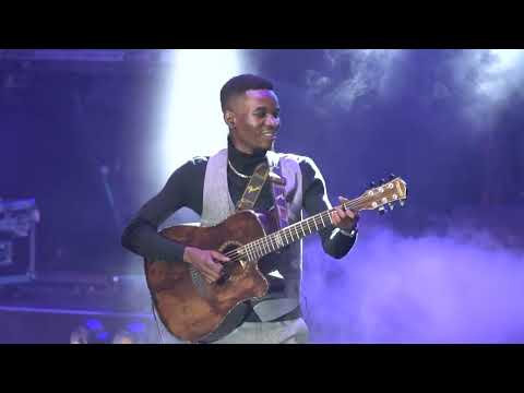 Wanyonoona @theb2c  Performed Live with @dmaestroz