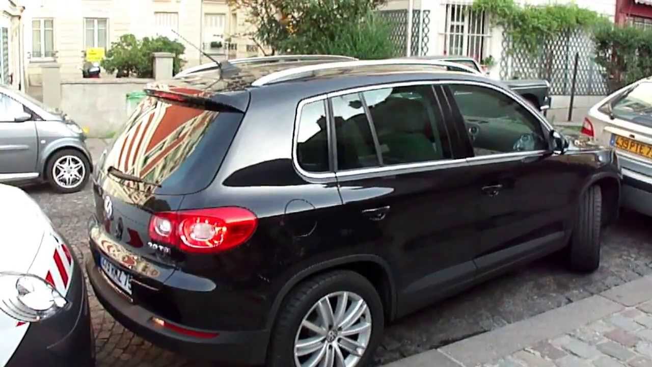 Crazy Tight Parking in Paris France - Parqueo apretado en Paris