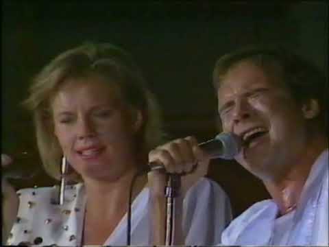 Lasse Holm och Arja Saijonmaa - Hjältar från havet (Live 1988)