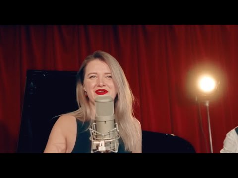 Hire Jazz Band With Female Singer For Christmas Parties in Manchester - Mist & Gold