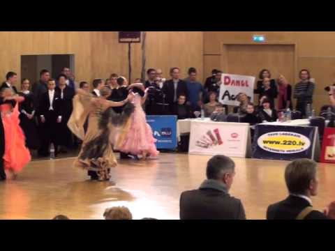 Latvian Standart Championship 2011 Edgars Kravalis - Laura Valta 1.4fin Waltz.wmv