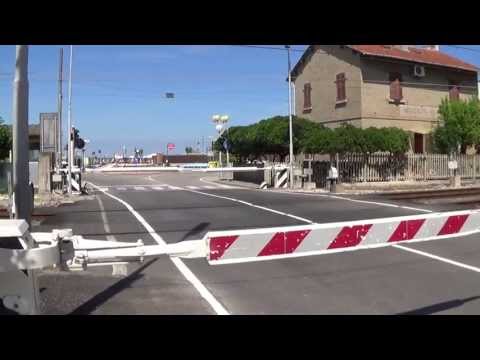 Passaggio a livello di via Ludovico Ariosto - Marotta (PU) / Level Crossing / jernbaneoverskæring