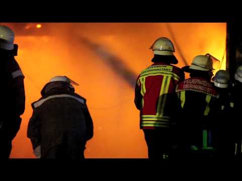 02.08.2012 (BA) Bauernhof bei Großbrand komplett zerstört. Oberleinleiter / Bayern