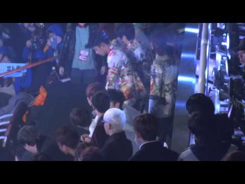 (Fancam) 121229 Beast Audience Box Bowing to Seniors @ SBS Gayo Daejeon