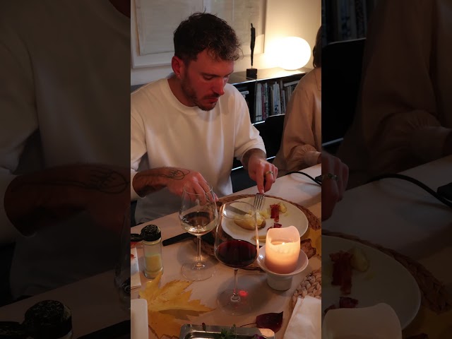 Video Teaser für Trisa Raclette "Pure Melt" Test – Oliver probiert den Raclette-Ofen für gemütliche Abende aus