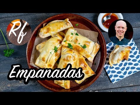 Min variant på empanadas som är en slags fyllda piroger eller degknyten. Här med inspiration från Chile och förslag på fyllning med köttfärs eller vegofärs. >