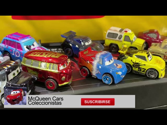 Vídeo relacionado con Mattel Disney Cars Pack de 3 mini vehículos (Modelos surtidos, selección aleatoria), coches de juguete niños +3 años, GKG01