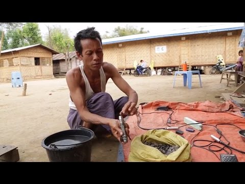 Making a living from amber polishing in Myanmar