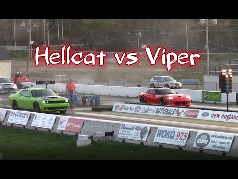 Battle of the Dodges - Challenger Hellcat vs Viper!!