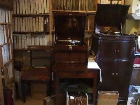 "Whispering" Sung by The Comedy Harmonists HMV B8274