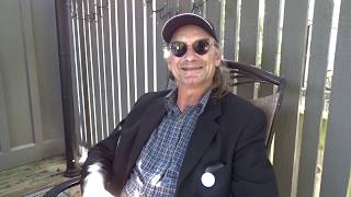 Pete Guy comes for a visit to Planet Helix.