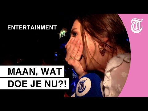 Oeps! Maan laat award vallen