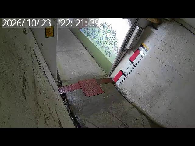小串駅地下道