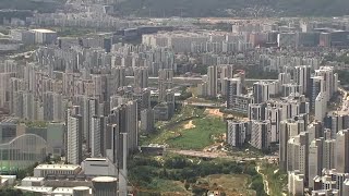 South Korea economy contracts in Q4, but AI boom brightens outlook | REUTERS