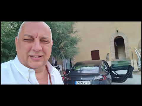 Visszaút 2 rész 1100 km Olasz Nagycsaládos Túra!Mint kiderült vizen is jár a Tesla!20 Kwh átlag 5 fő